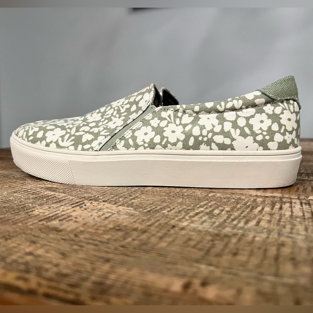 Dr. Scholl's Nova Slip-On Sneaker Pistachio Women's Size 11
